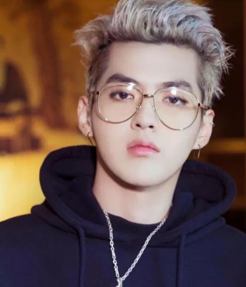 圈内爆料杨洋赵露思,甜蜜互动引粉丝热议  第1张